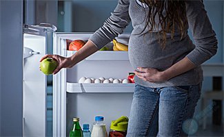 食用冷藏食品致怀孕37周孕妇流产，夏季养胎应该注意什么？
