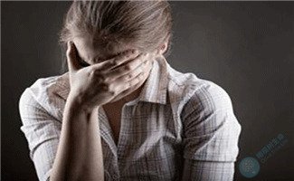 做试管促排是否会导致女性更年期提前？